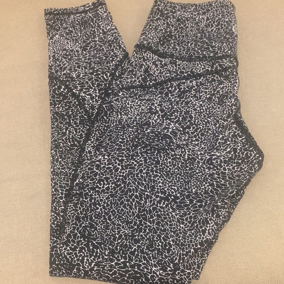 Lululemon leggings - Picture 1 of 4